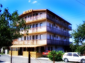 Коммерческая недвижимость в Болгарии - гостиница для продажи на берегу моря в курортном поселке Синеморец